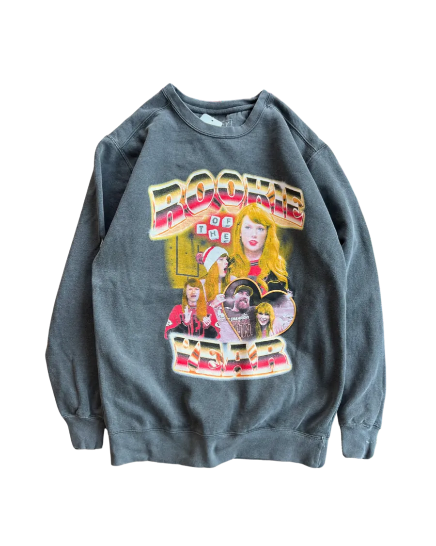 BELLBOY | TAYLOR ROOKIE OF THE YEAR SWEATSHIRT - PEPPER