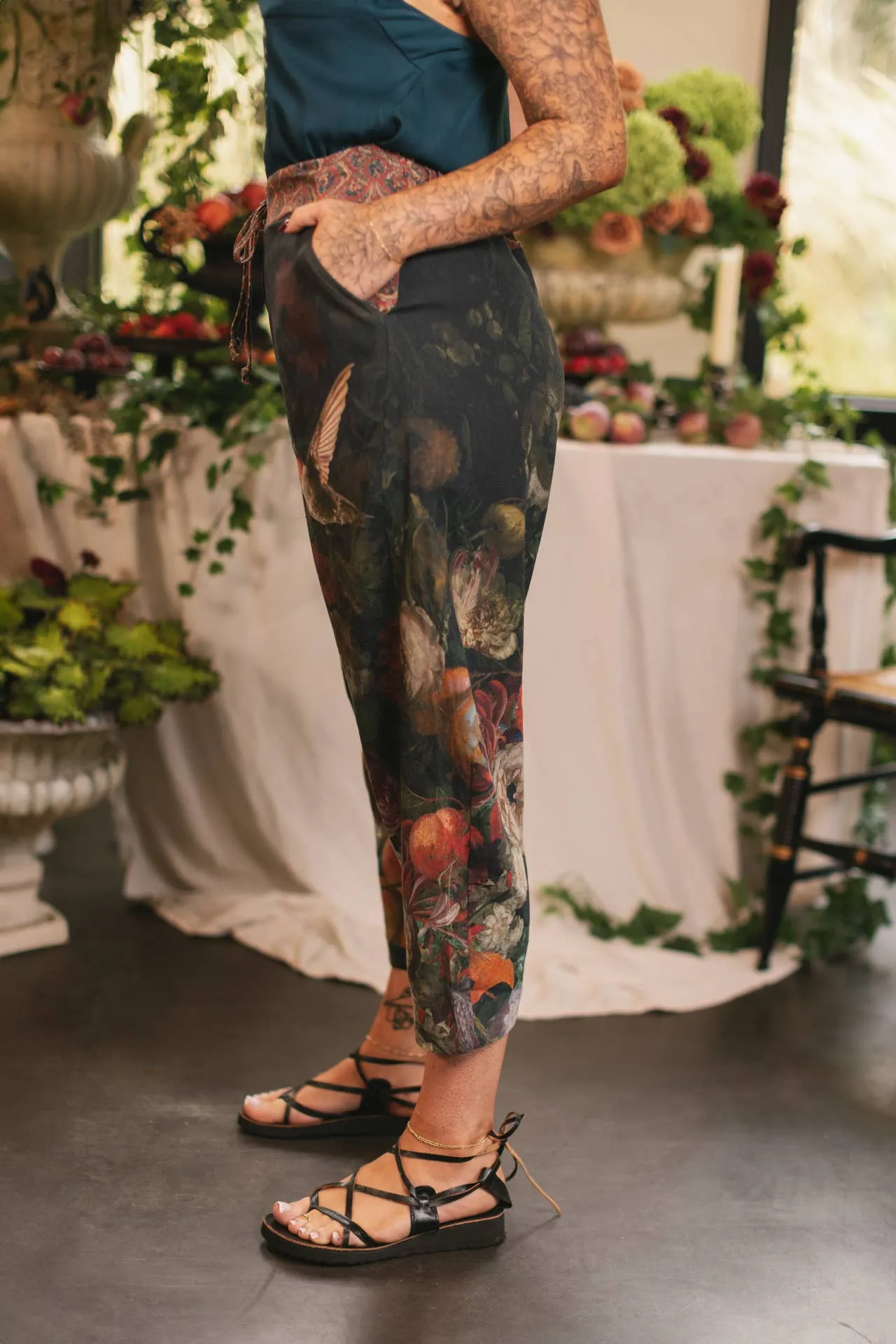 Flight of Fancy Linen Floral Print Cropped Artist Pants