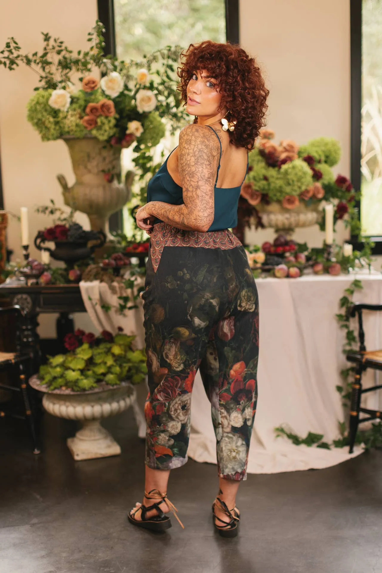 Flight of Fancy Linen Floral Print Cropped Artist Pants