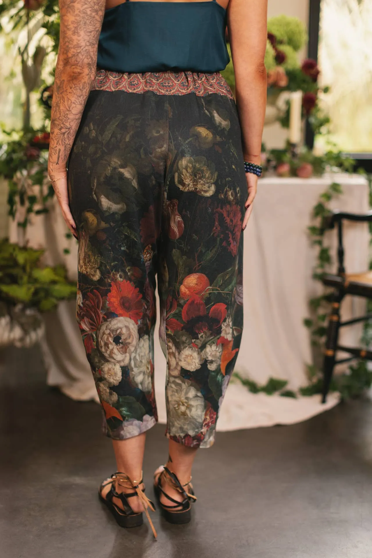 Flight of Fancy Linen Floral Print Cropped Artist Pants