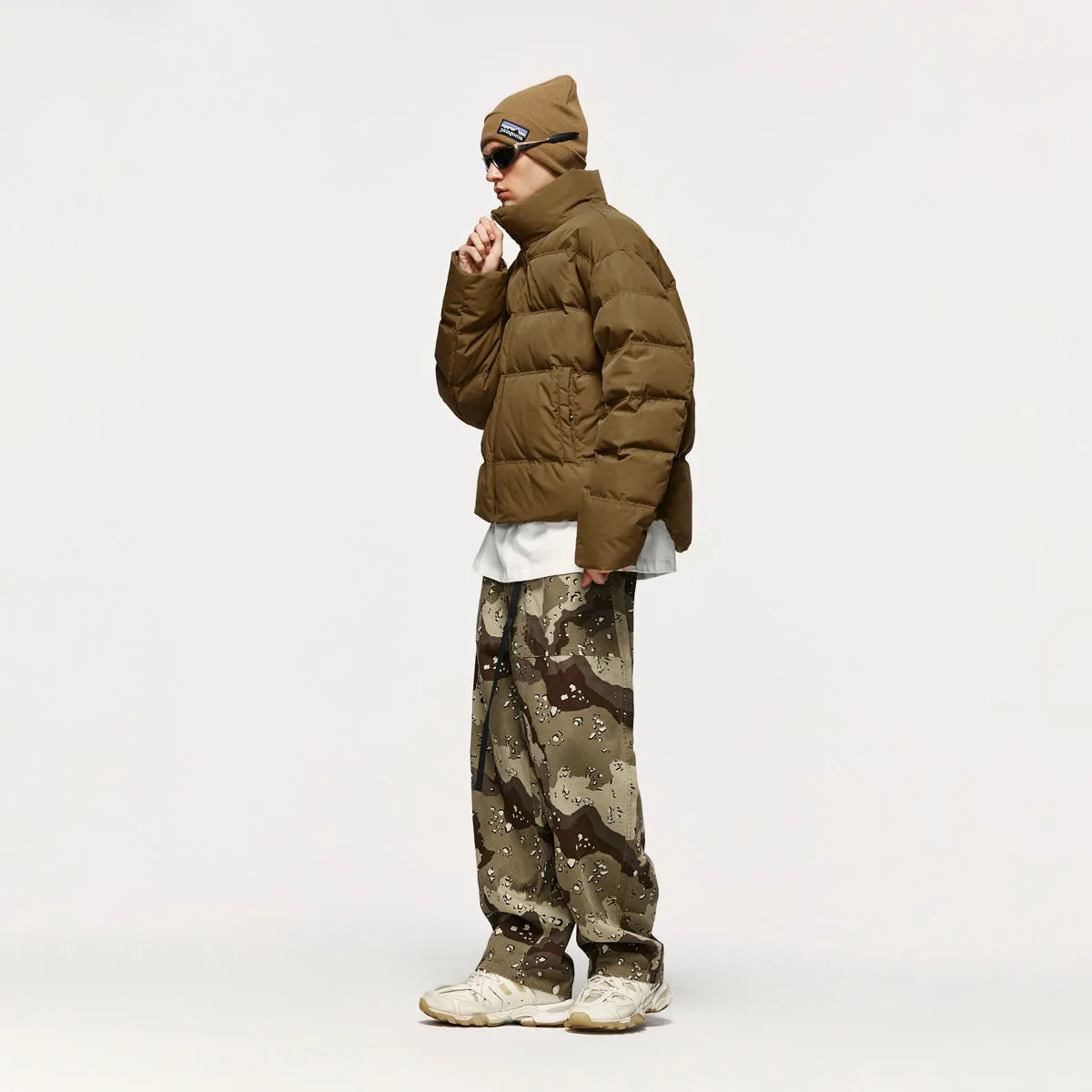Short Puffer Jacket in Brown
