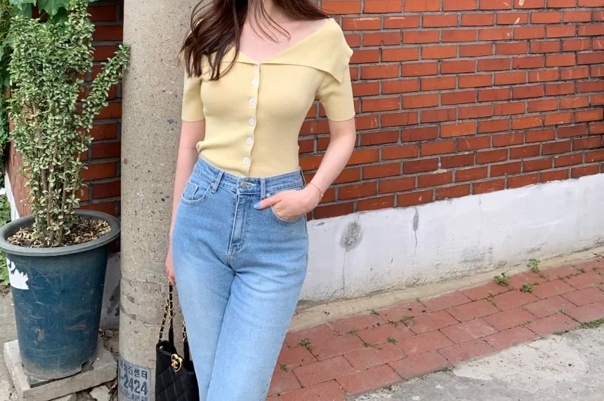 Short-Sleeve Collared Button-Up Plain Knit Top